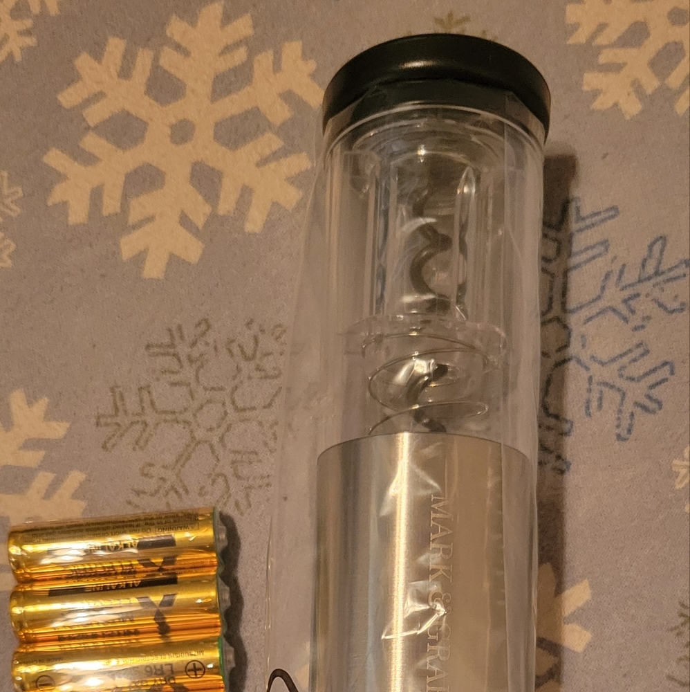 Electric wine opener